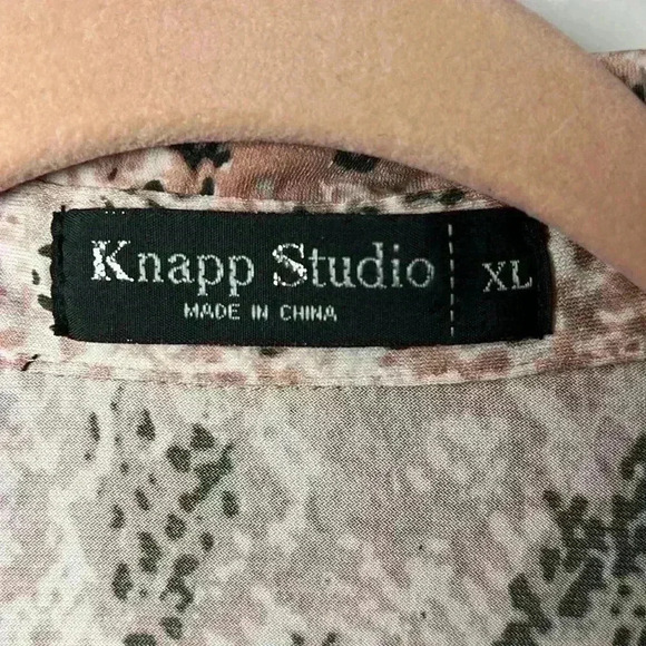 Knapp Studio Snakeskin Sleeveless Button Down Hi-Low Flounce Hem Top Size XL - Picture 2 of 7